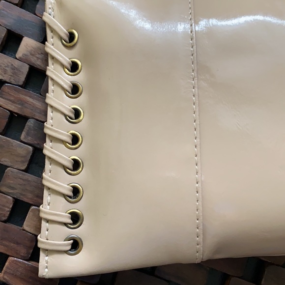 Handbag - Picture 7 of 8